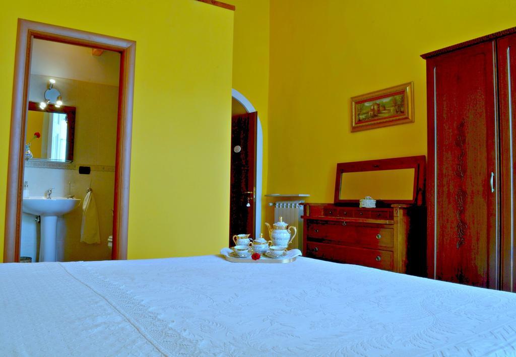 לינה וארוחת בוקר נאפולי A Casa Di Mamma מראה חיצוני תמונה